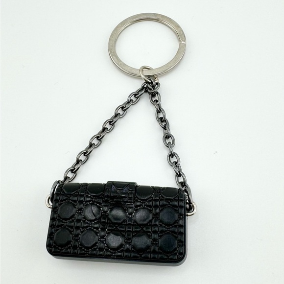 Lux Novelty Black Keychain - Picture 4 of 4